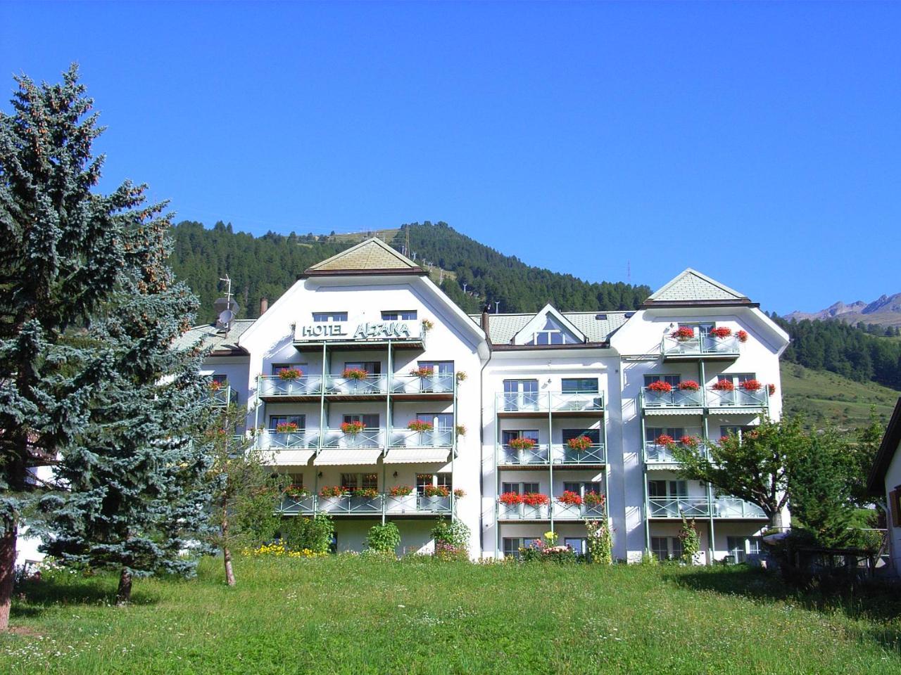 Typically Swiss Hotel Altana Scuol Zewnętrze zdjęcie